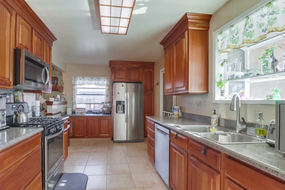 Virtual tour photo 14 of 46 for 332 Northgate St