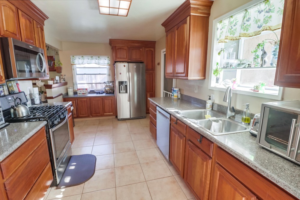 Virtual tour photo 15 of 46 for 332 Northgate St