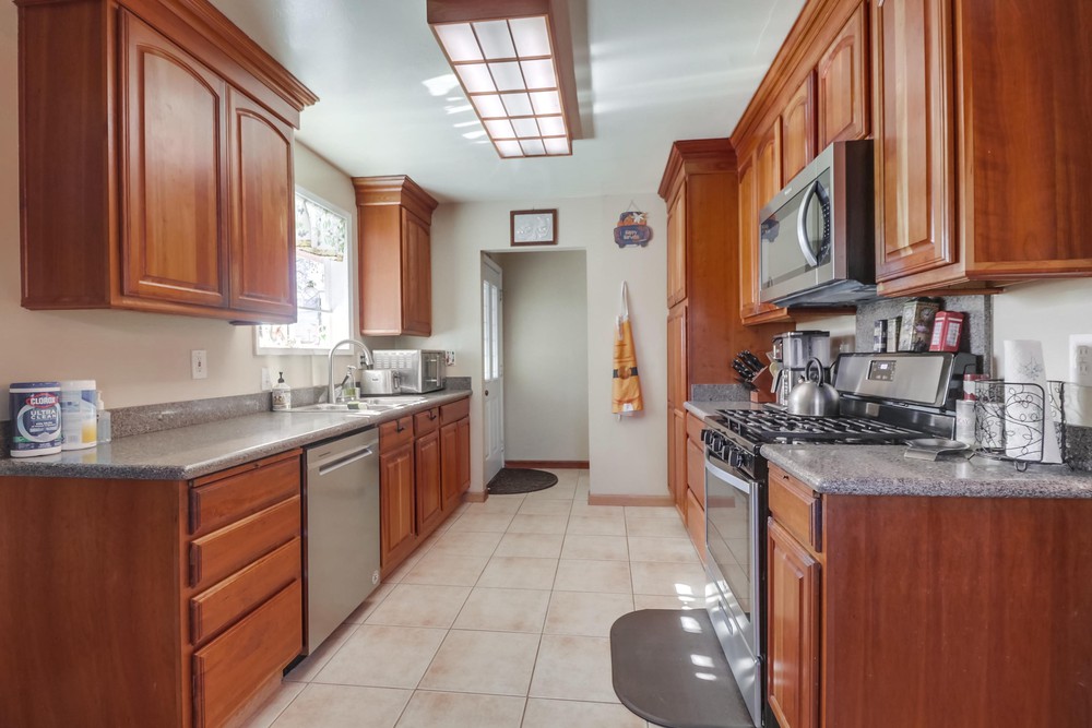 Virtual tour photo 16 of 46 for 332 Northgate St