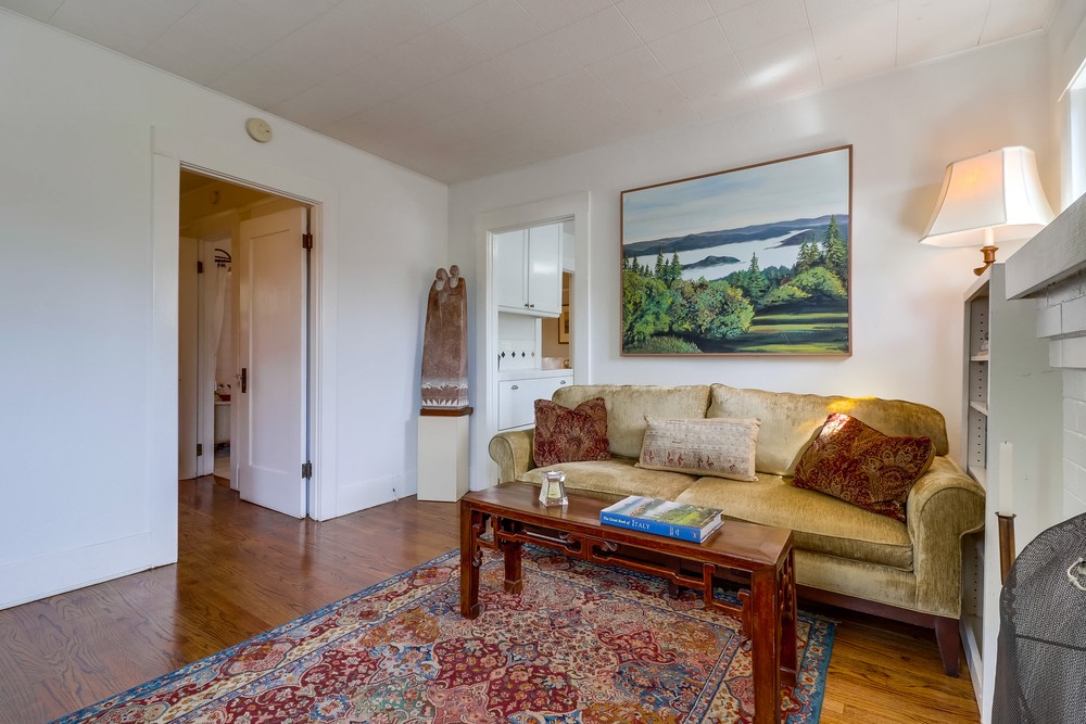 Virtual tour photo 11 of 55 for 3321 32nd St