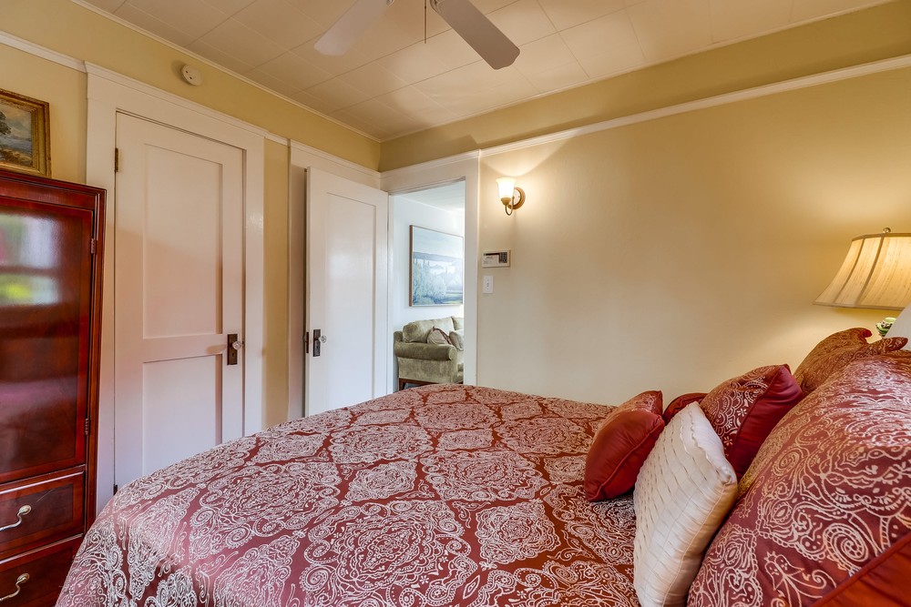 Virtual tour photo 32 of 55 for 3321 32nd St