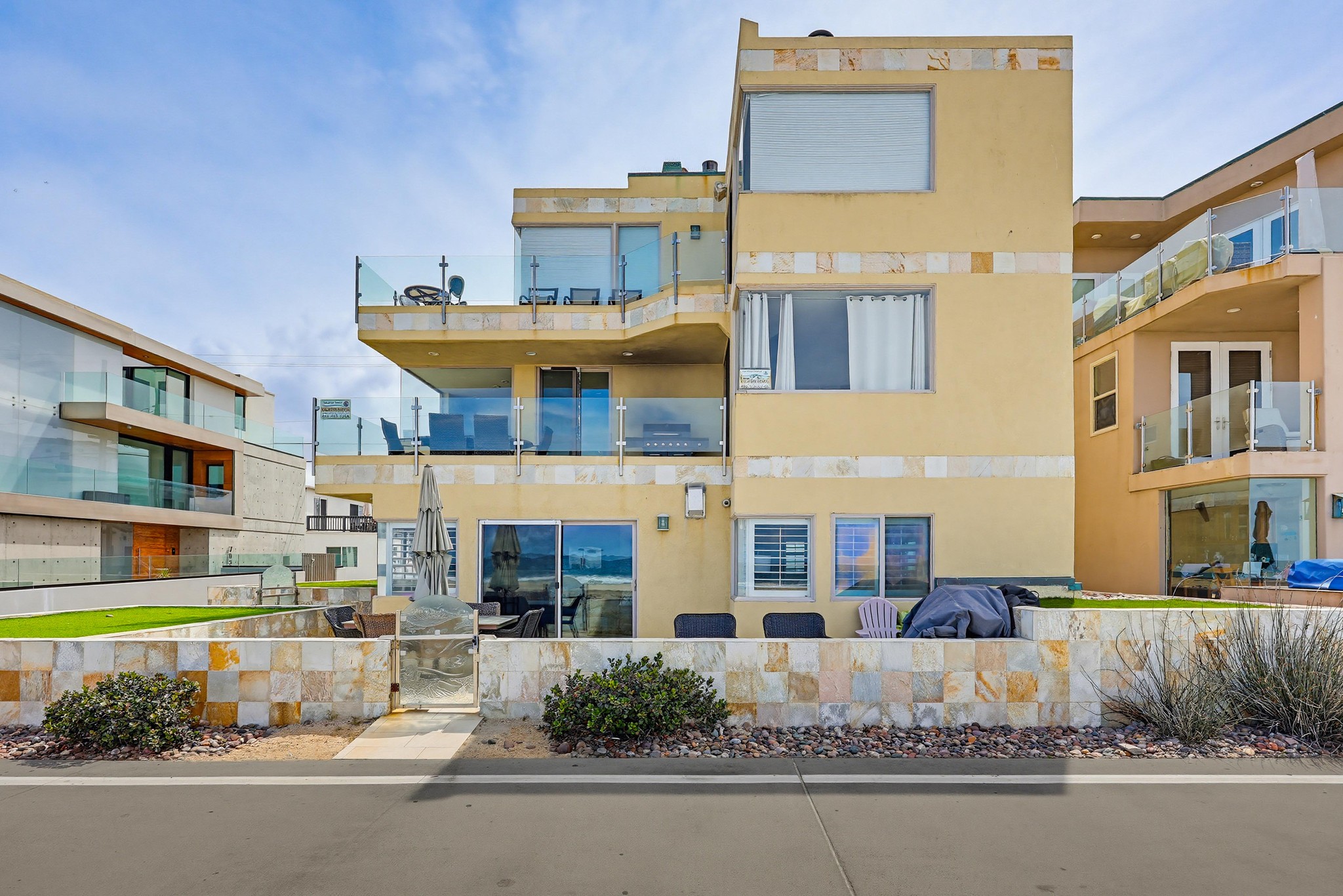 Virtual tour photo 3 of 82 for 3321 Ocean Front Walk