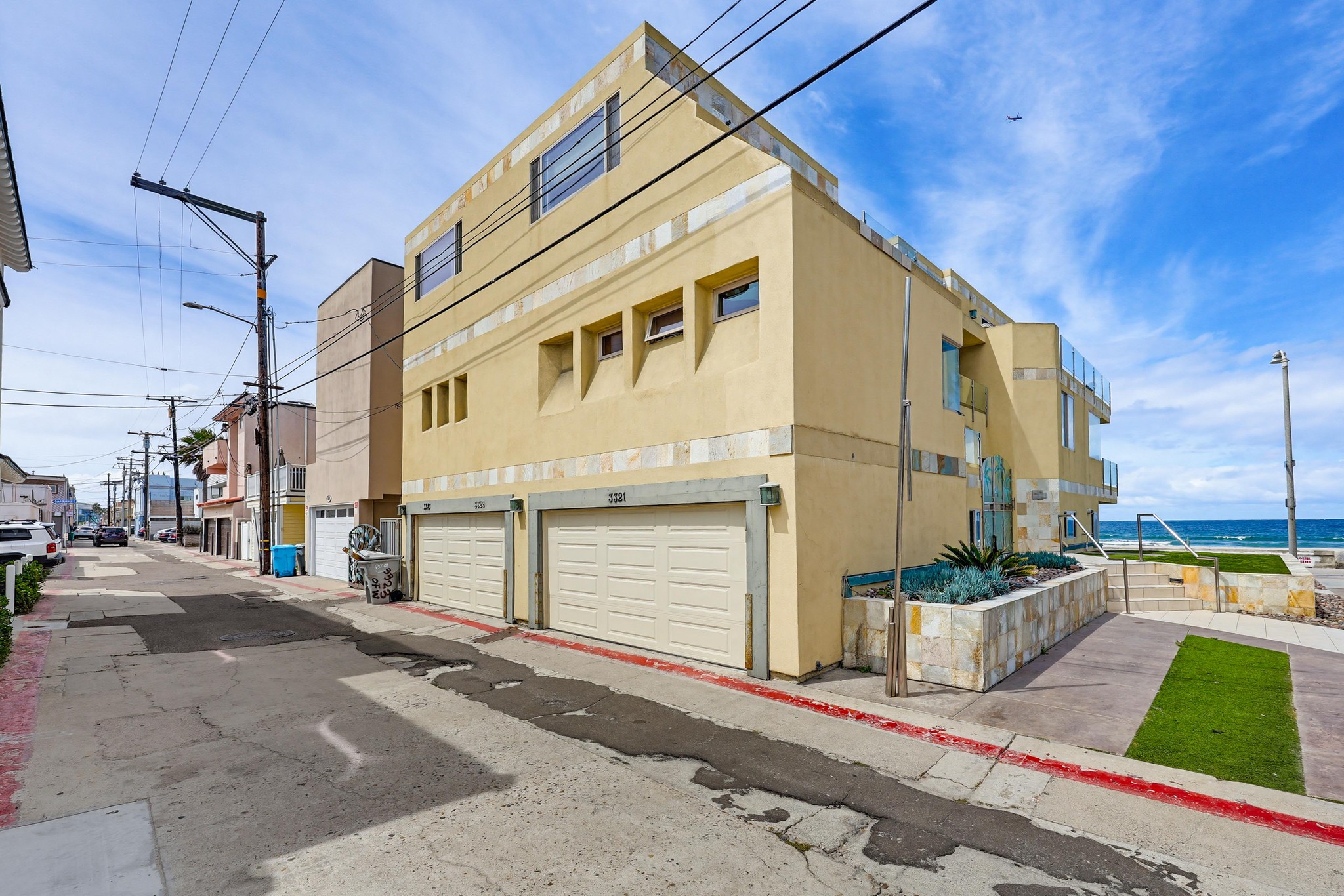Virtual tour photo 70 of 82 for 3321 Ocean Front Walk