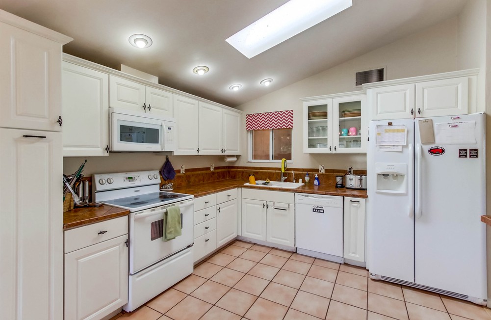 Virtual tour photo 16 of 52 for 3325 Dorchester Dr