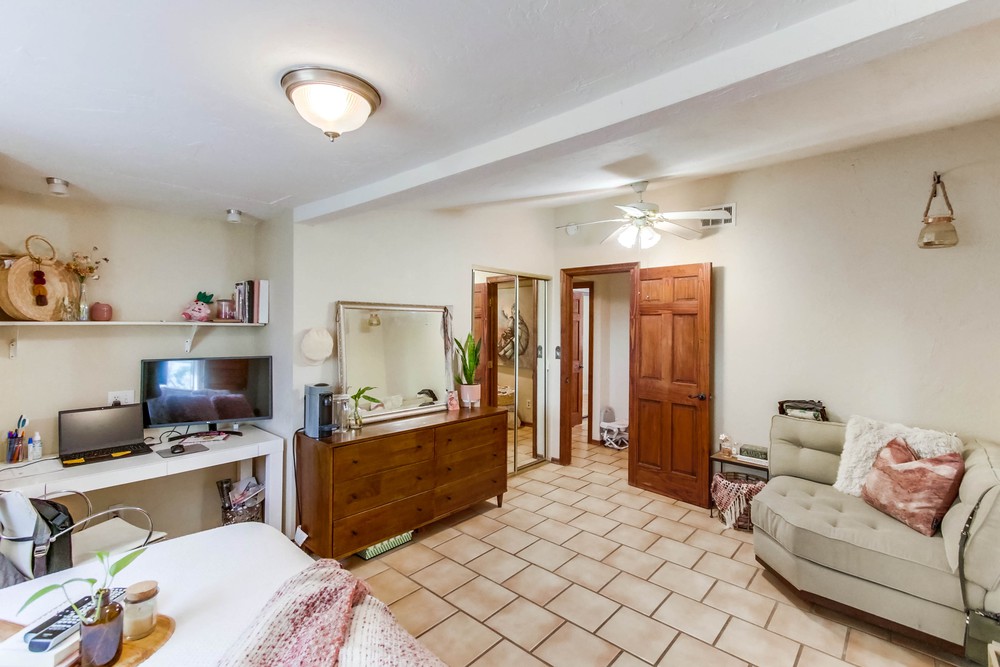 Virtual tour photo 20 of 52 for 3325 Dorchester Dr