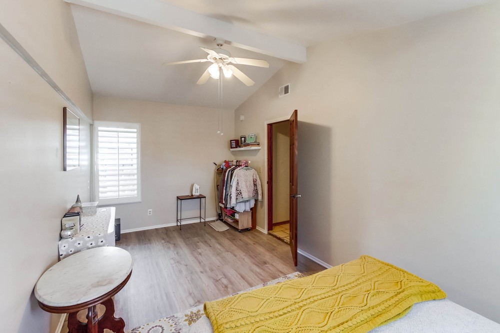 Virtual tour photo 25 of 52 for 3325 Dorchester Dr