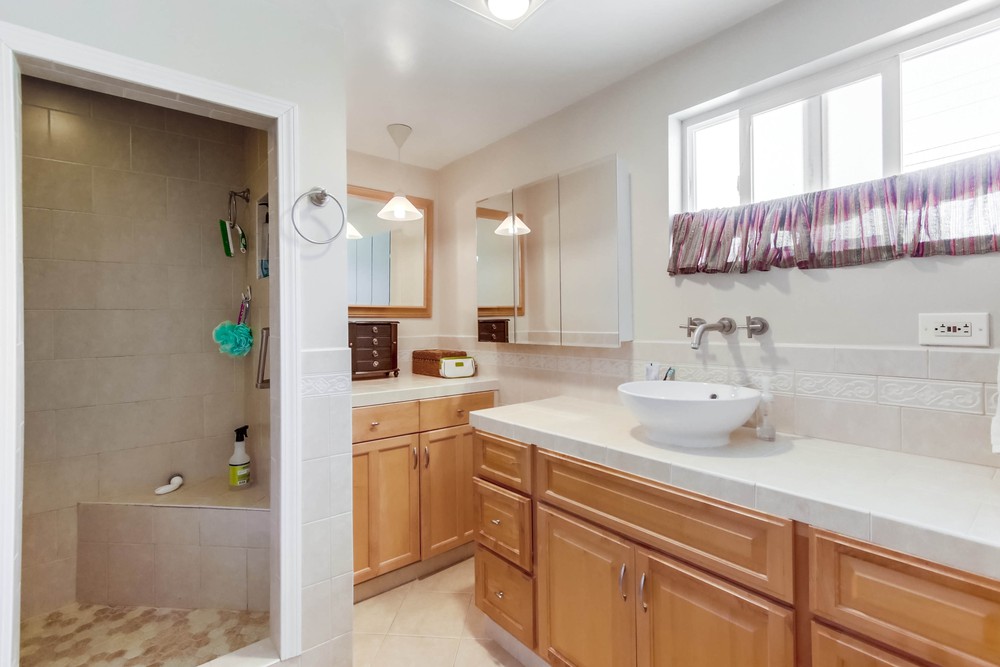 Virtual tour photo 29 of 52 for 3325 Dorchester Dr