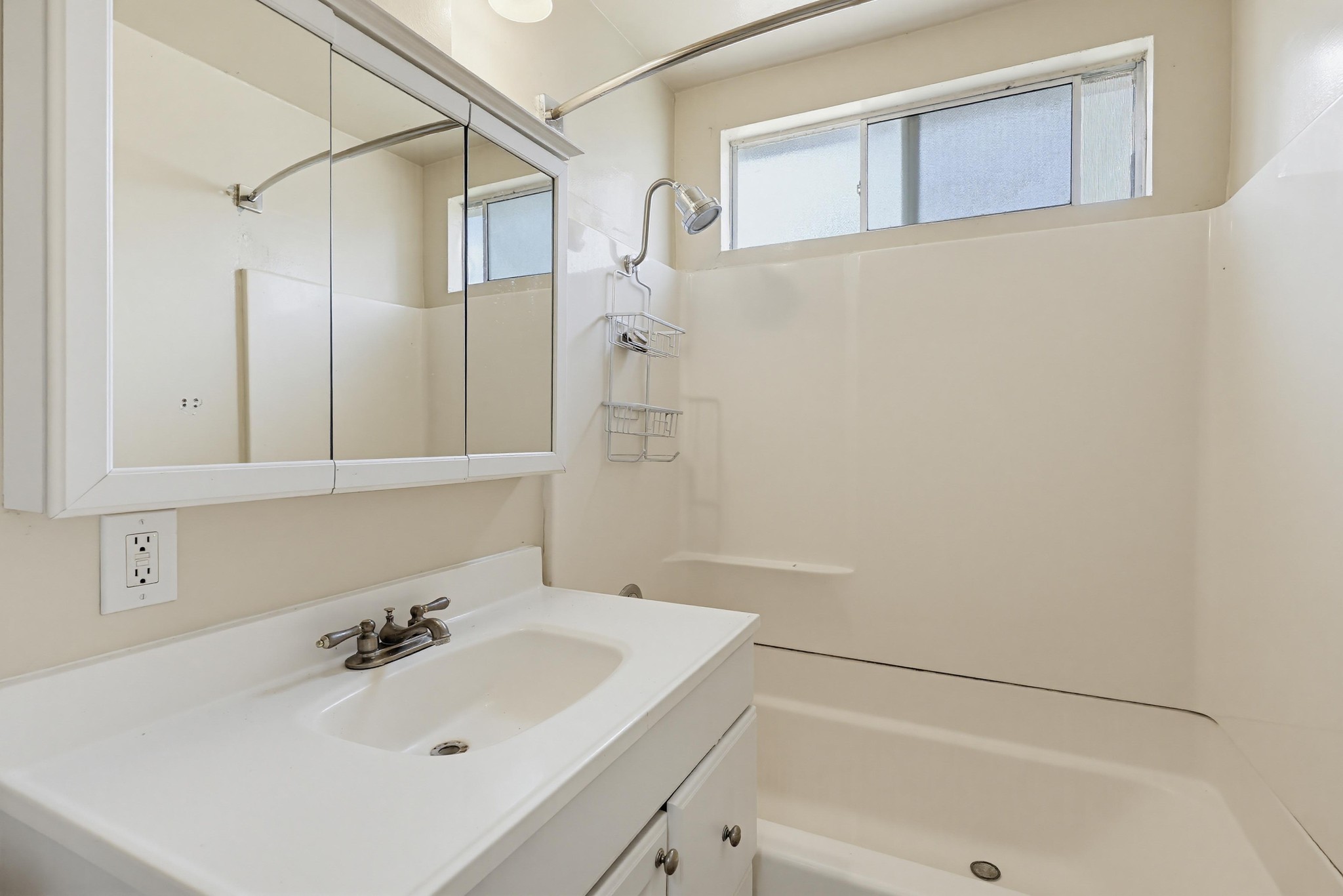 Virtual tour photo 23 of 53 for 3328 Harbor View Dr