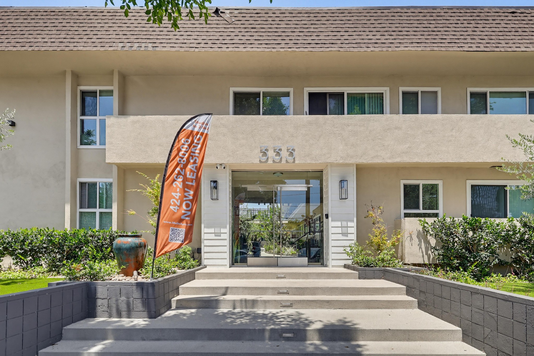 Virtual tour photo 1 of 60 for 333 W Queen St #13