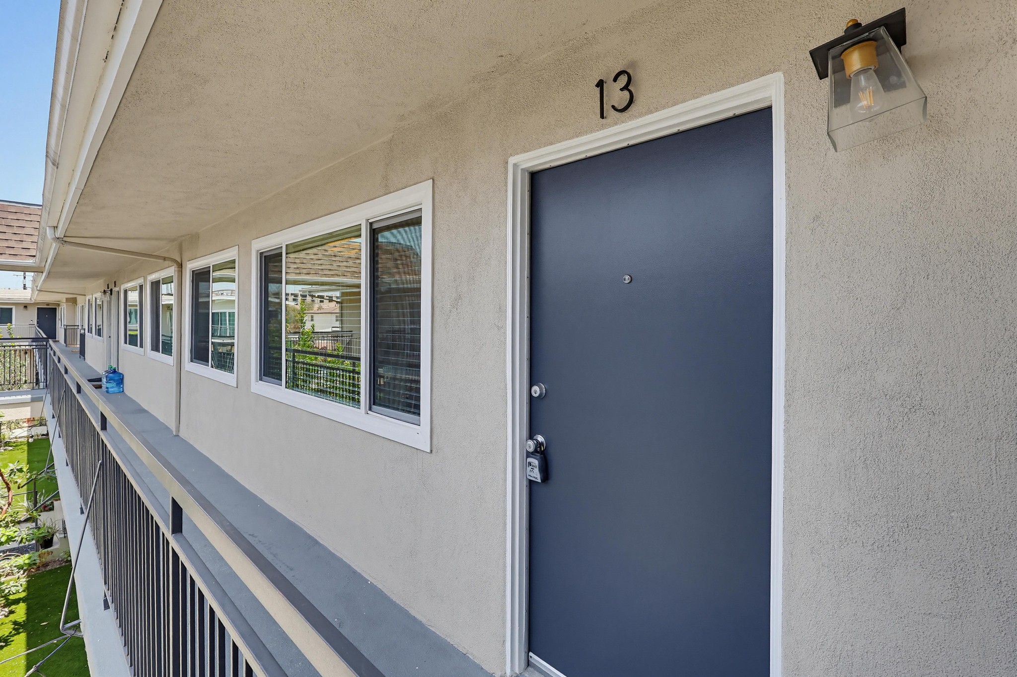 Virtual tour photo 14 of 60 for 333 W Queen St #13