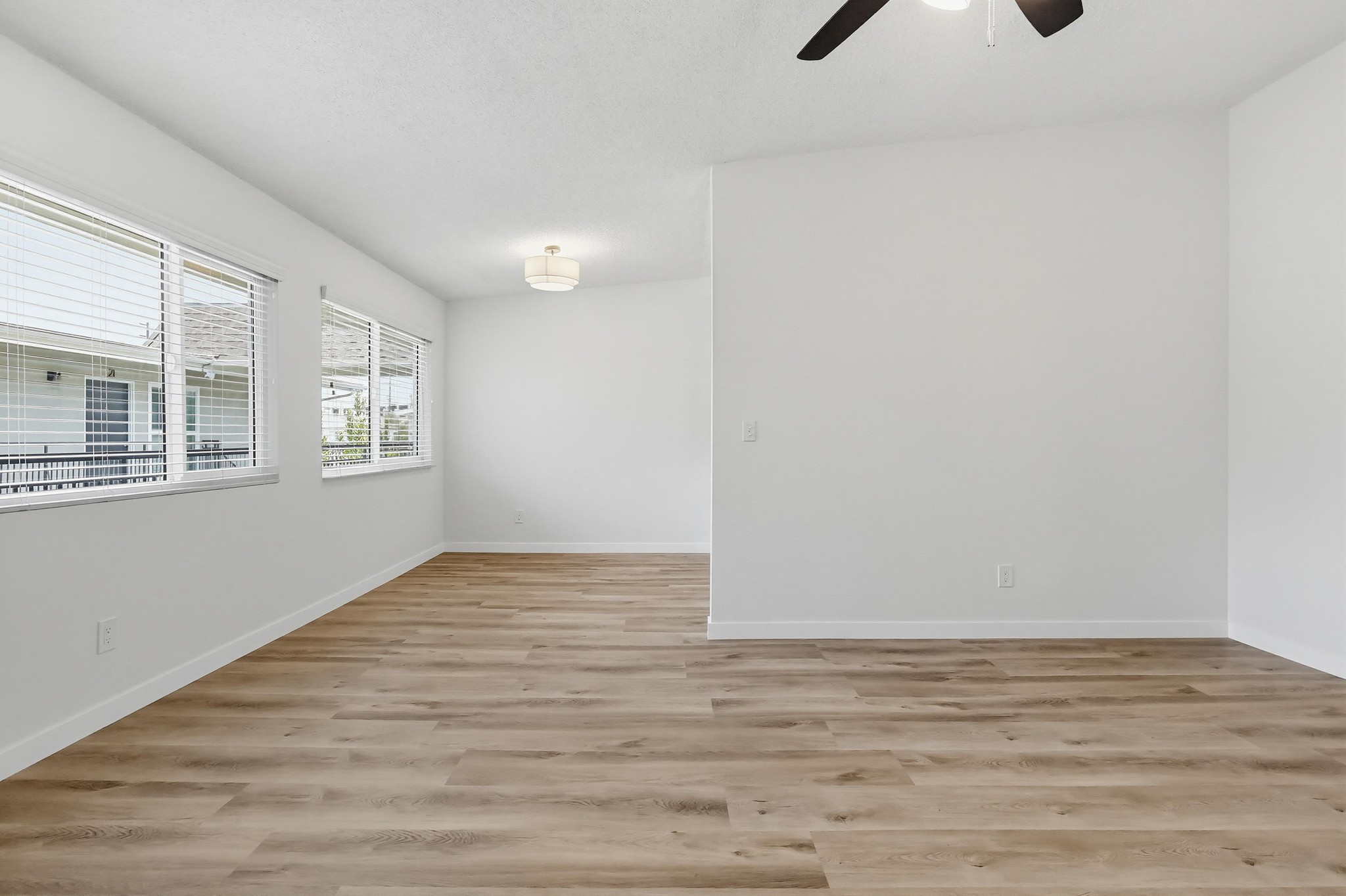 Virtual tour photo 20 of 60 for 333 W Queen St #13