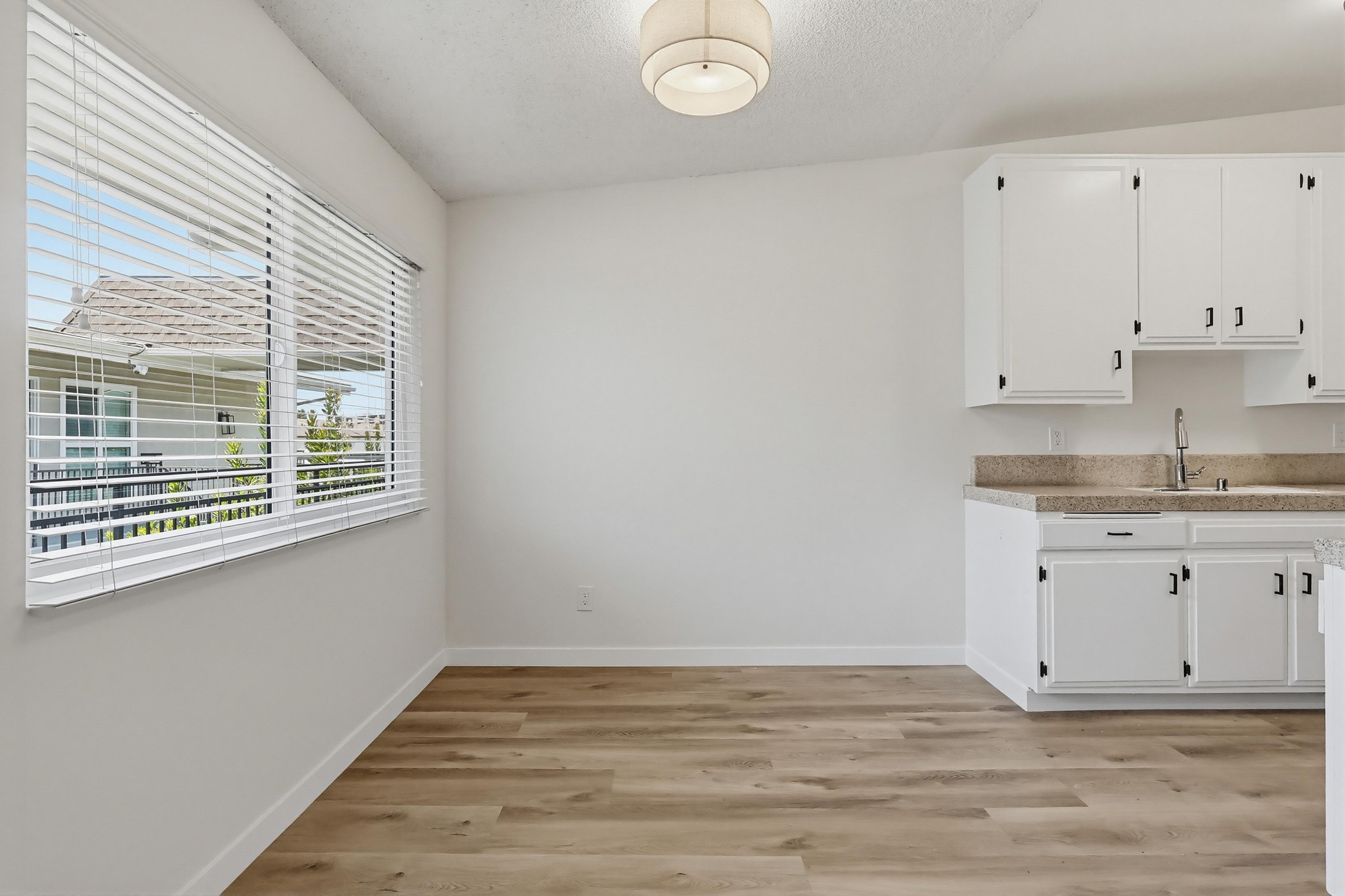 Virtual tour photo 21 of 60 for 333 W Queen St #13