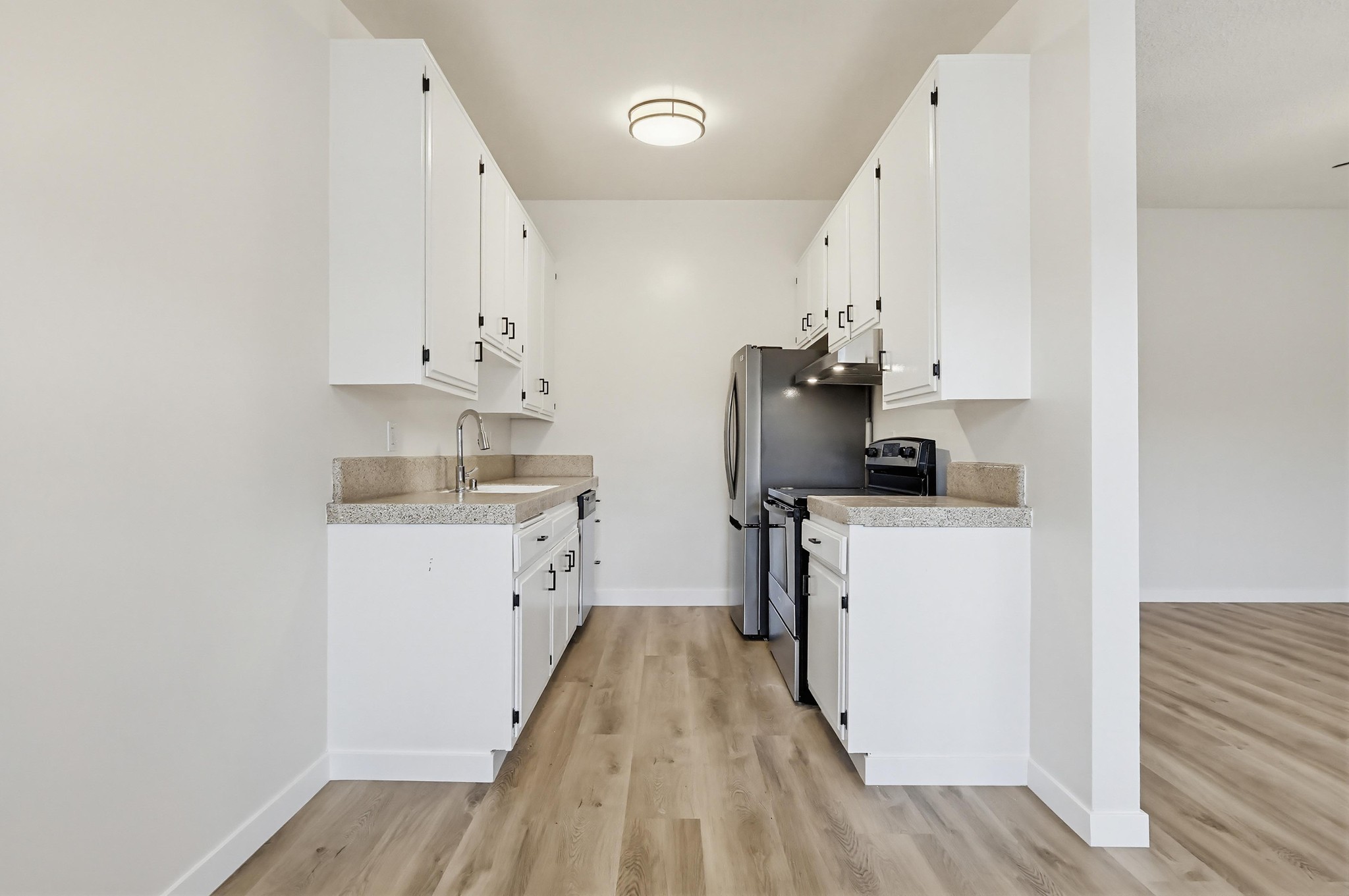 Virtual tour photo 24 of 60 for 333 W Queen St #13
