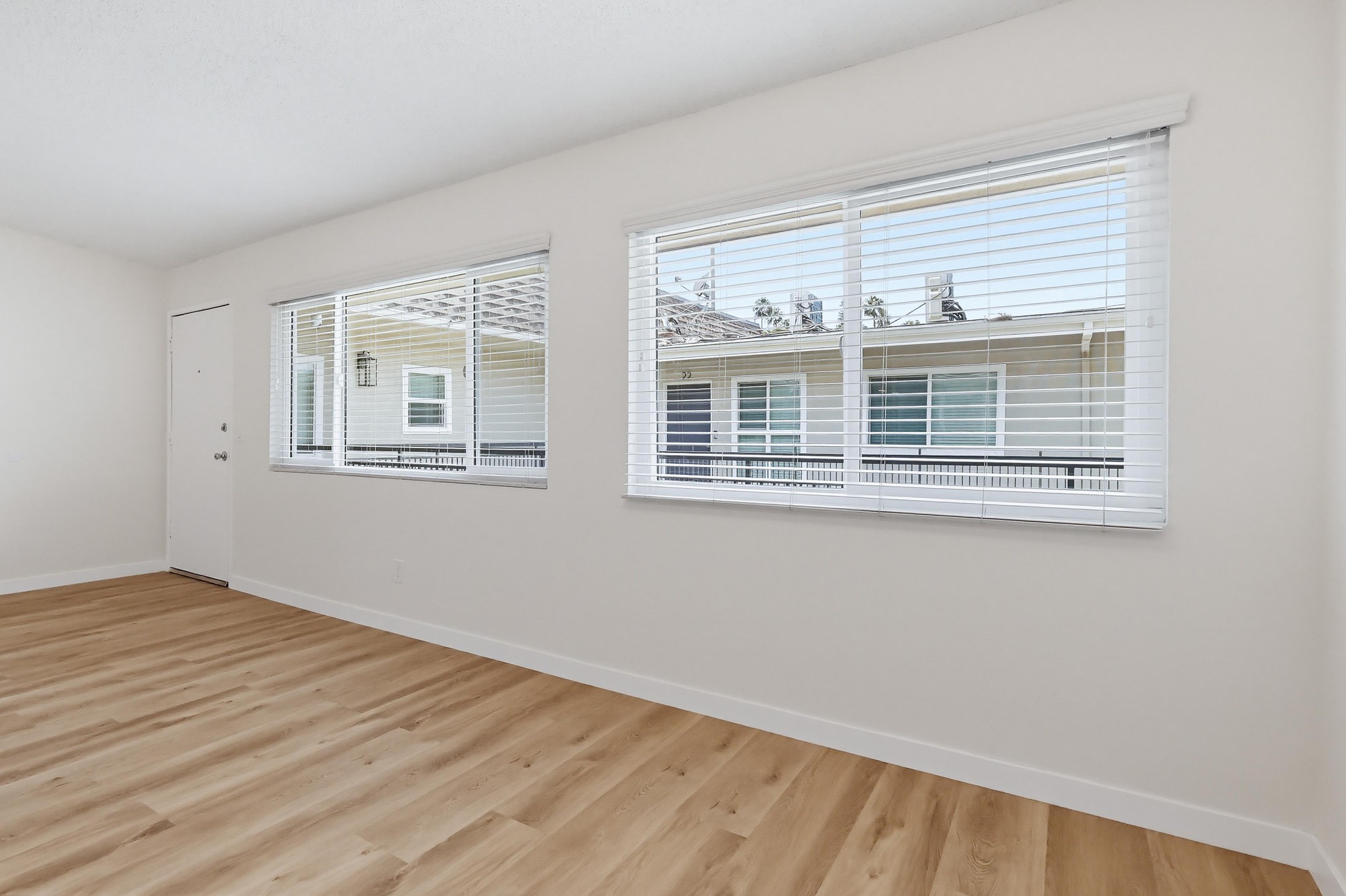Virtual tour photo 27 of 60 for 333 W Queen St #13