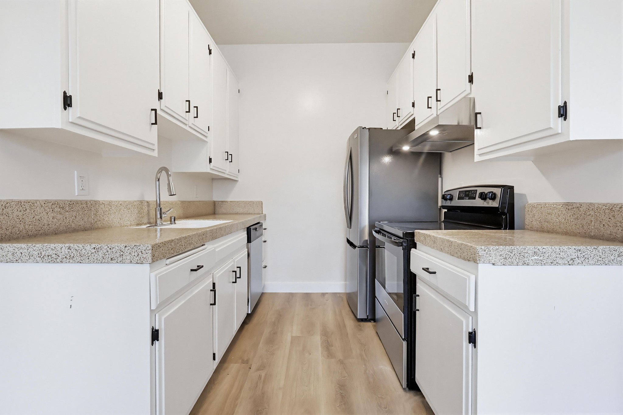 Virtual tour photo 28 of 60 for 333 W Queen St #13