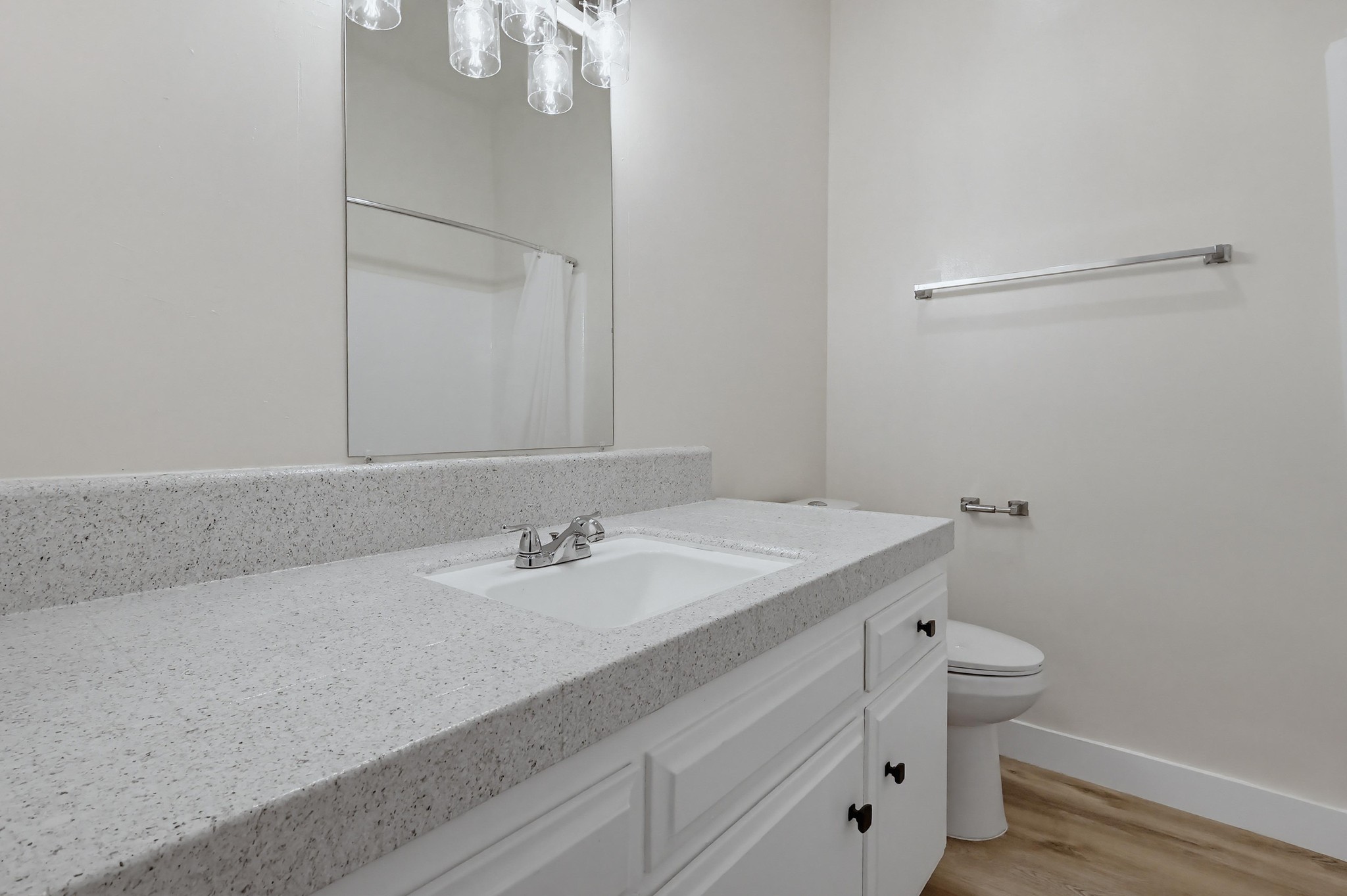 Virtual tour photo 34 of 60 for 333 W Queen St #13