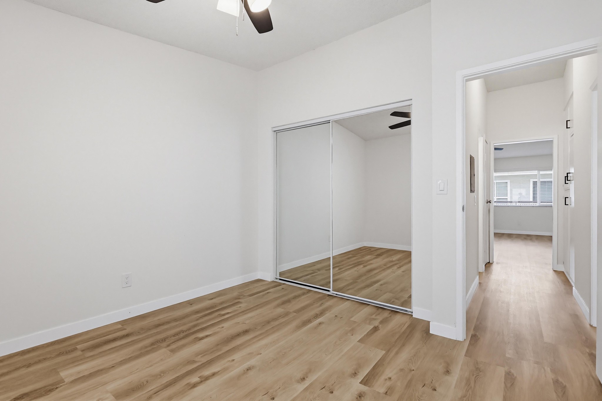 Virtual tour photo 39 of 60 for 333 W Queen St #13