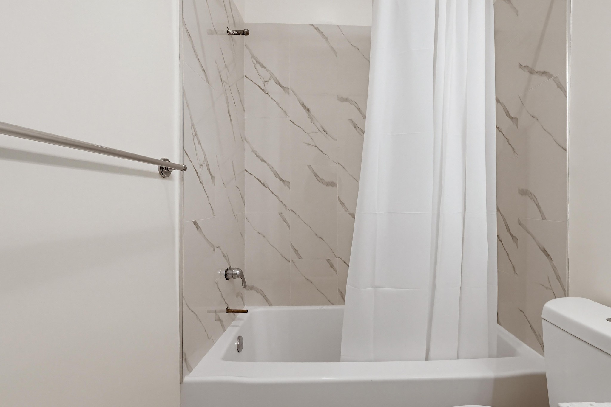Virtual tour photo 50 of 60 for 333 W Queen St #13