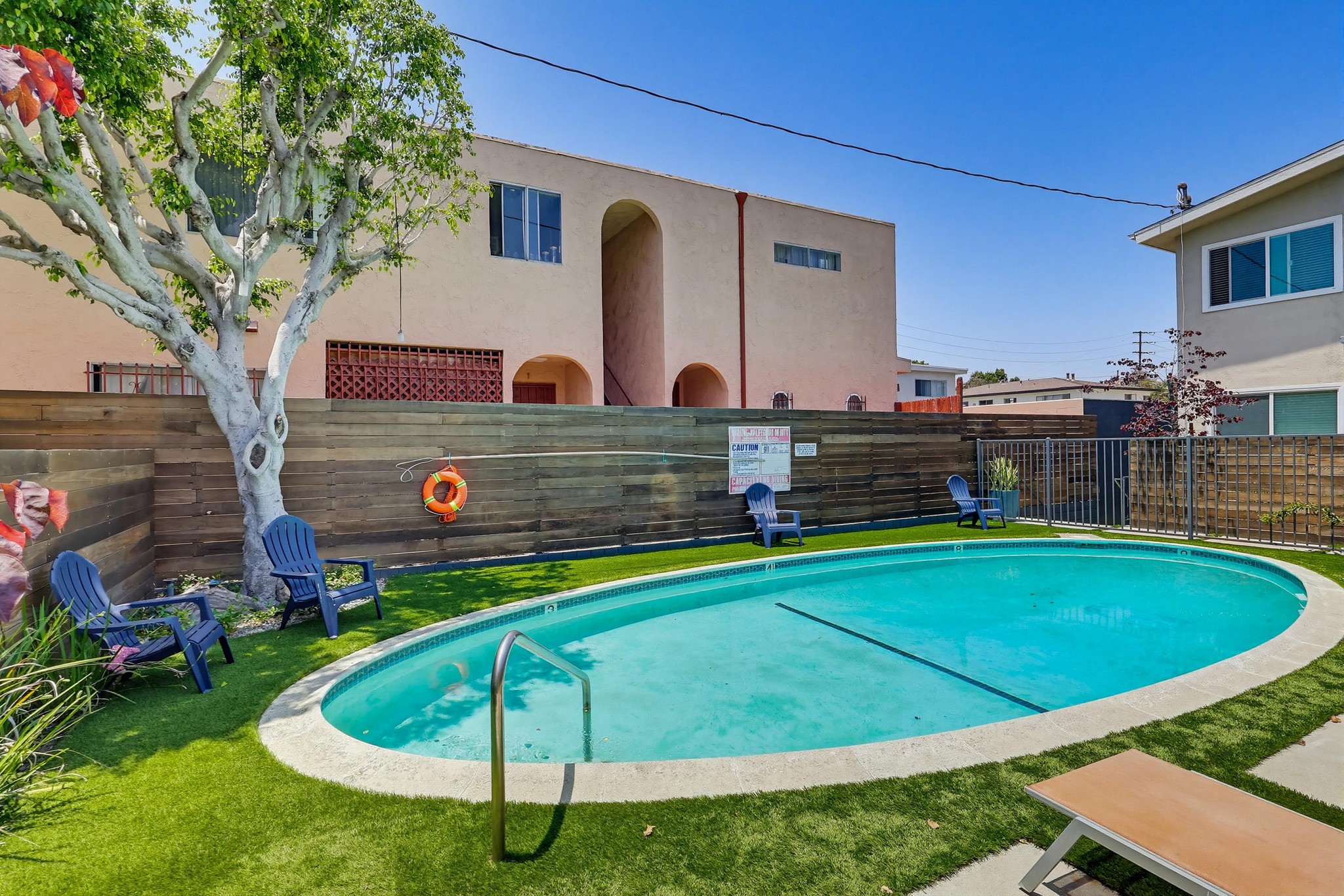 Virtual tour photo 52 of 60 for 333 W Queen St #13