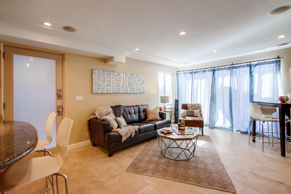 Virtual tour photo 8 of 42 for 3333 Ocean Front Walk #1