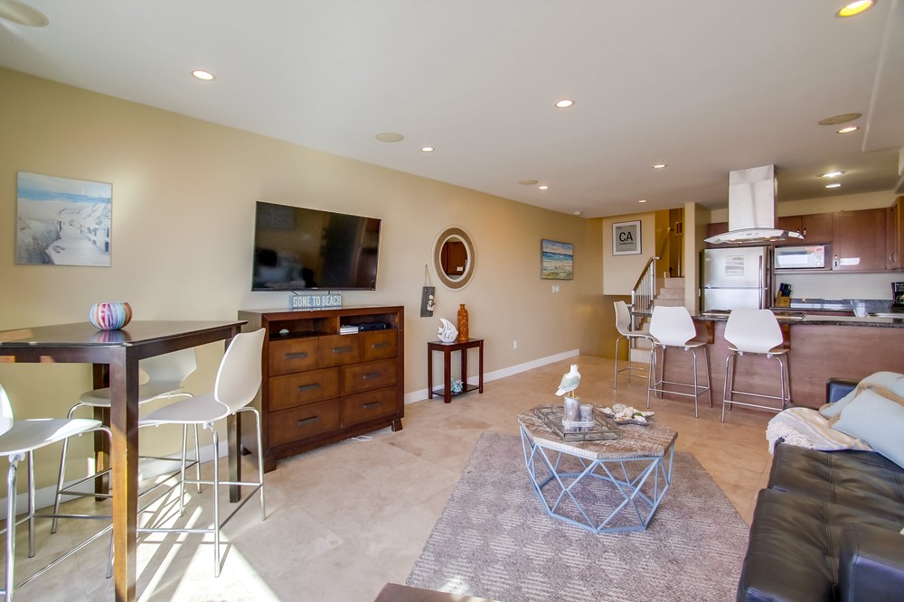 Virtual tour photo 16 of 42 for 3333 Ocean Front Walk #1