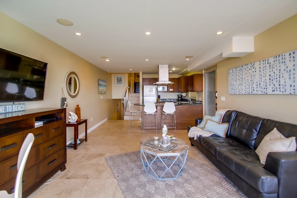 Virtual tour photo 17 of 42 for 3333 Ocean Front Walk #1