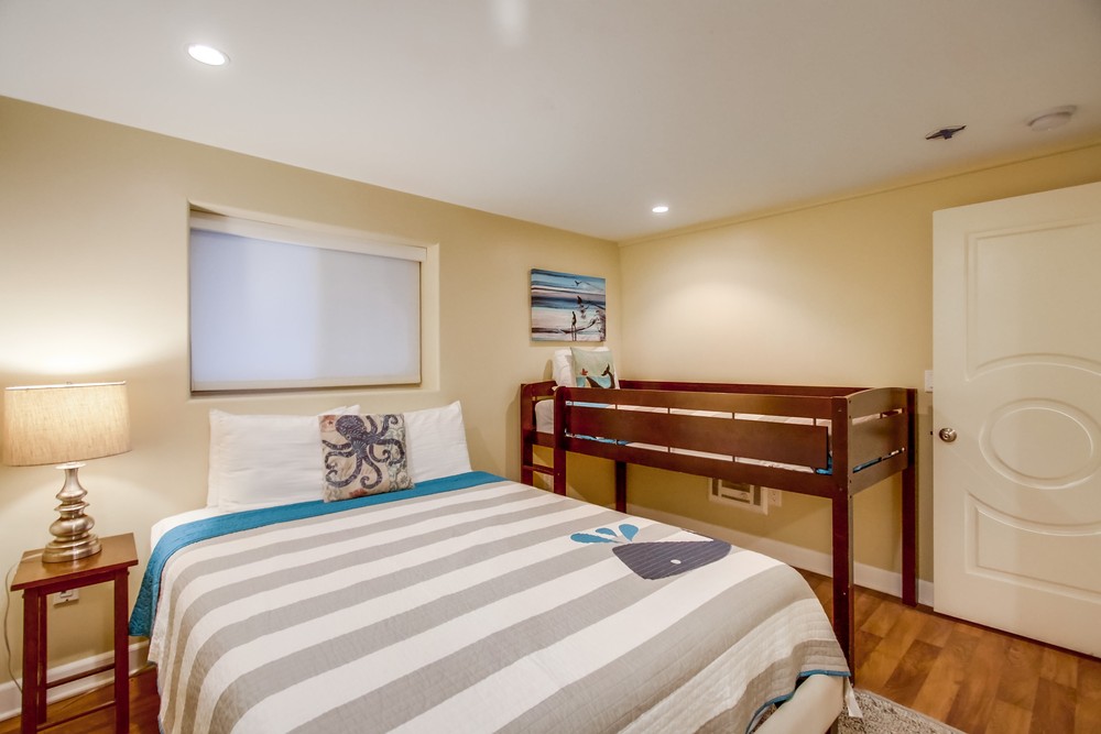 Virtual tour photo 34 of 42 for 3333 Ocean Front Walk #1
