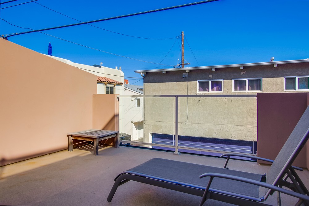 Virtual tour photo 37 of 42 for 3333 Ocean Front Walk #1