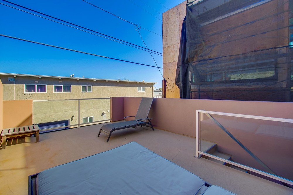 Virtual tour photo 39 of 42 for 3333 Ocean Front Walk #1