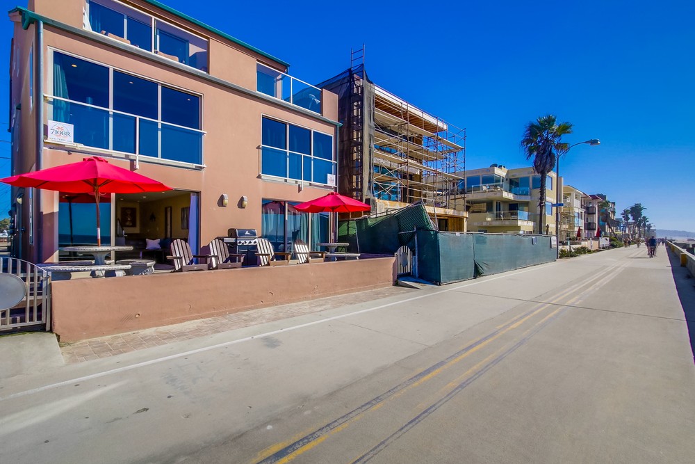 Virtual tour photo 3 of 51 for 3333 Ocean Front Walk #2