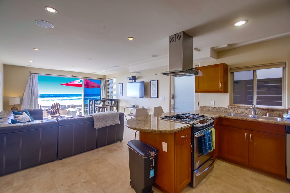 Virtual tour photo 18 of 51 for 3333 Ocean Front Walk #2