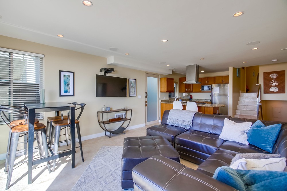 Virtual tour photo 28 of 51 for 3333 Ocean Front Walk #2