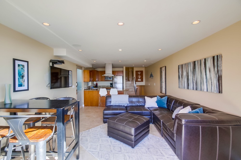 Virtual tour photo 29 of 51 for 3333 Ocean Front Walk #2