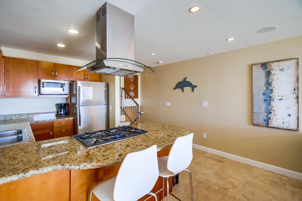 Virtual tour photo 30 of 51 for 3333 Ocean Front Walk #2