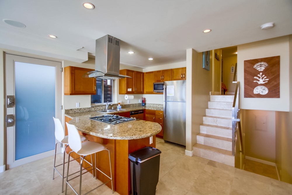 Virtual tour photo 31 of 51 for 3333 Ocean Front Walk #2