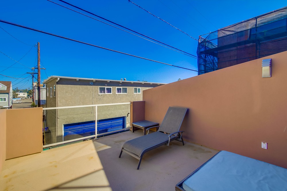 Virtual tour photo 43 of 51 for 3333 Ocean Front Walk #2