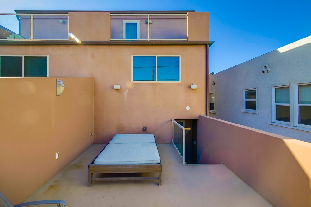Virtual tour photo 44 of 51 for 3333 Ocean Front Walk #2