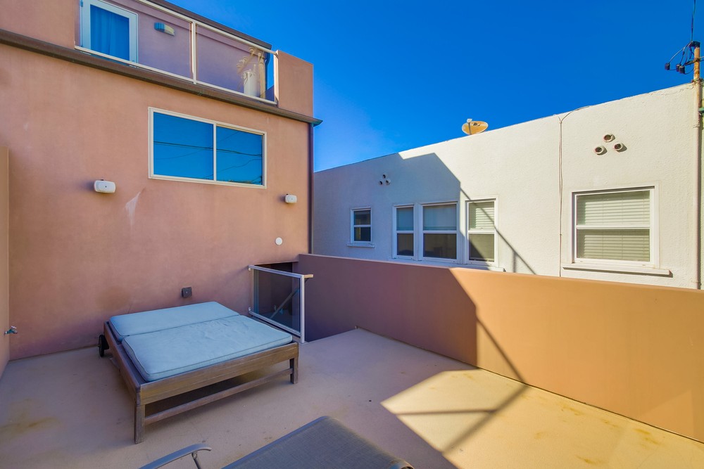Virtual tour photo 45 of 51 for 3333 Ocean Front Walk #2