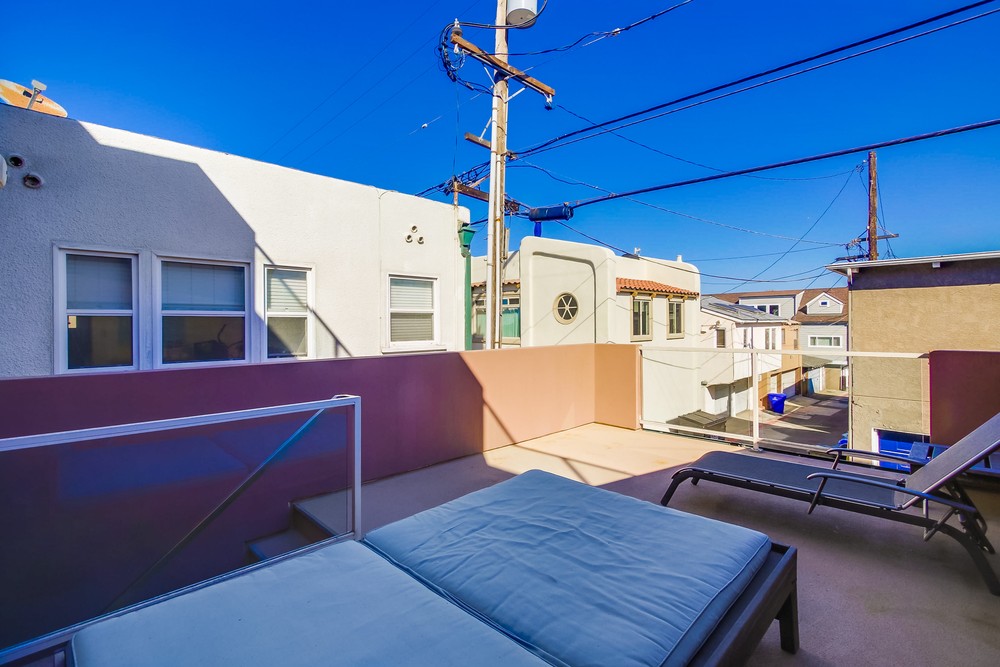 Virtual tour photo 46 of 51 for 3333 Ocean Front Walk #2