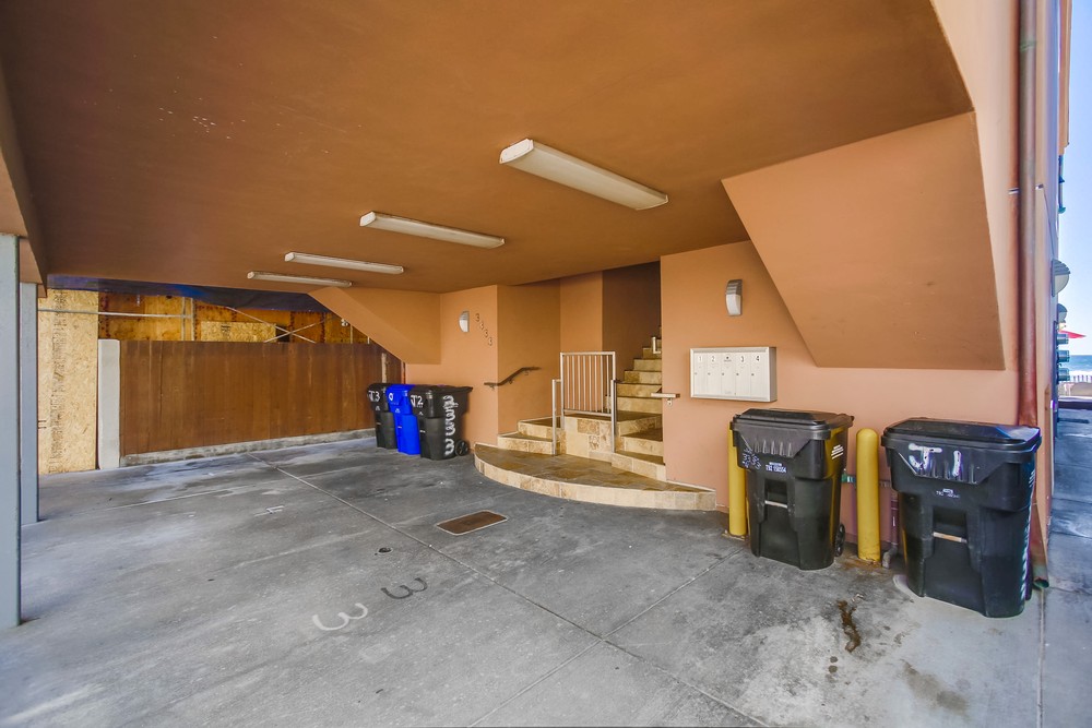 Virtual tour photo 48 of 51 for 3333 Ocean Front Walk #2