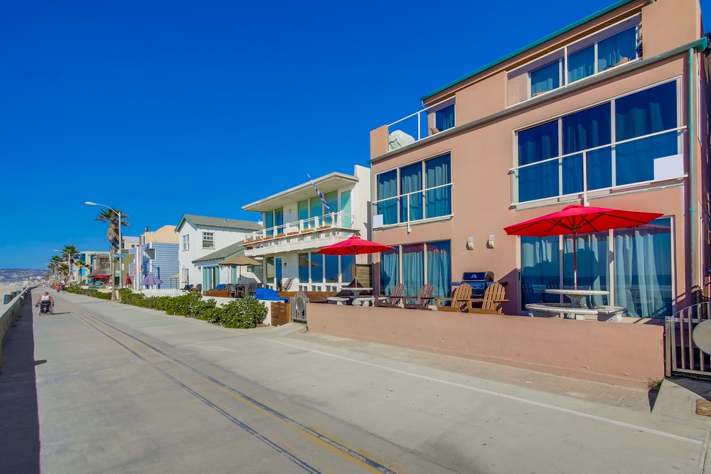 Virtual tour photo 3 of 80 for 3333 Ocean Front Walk #4