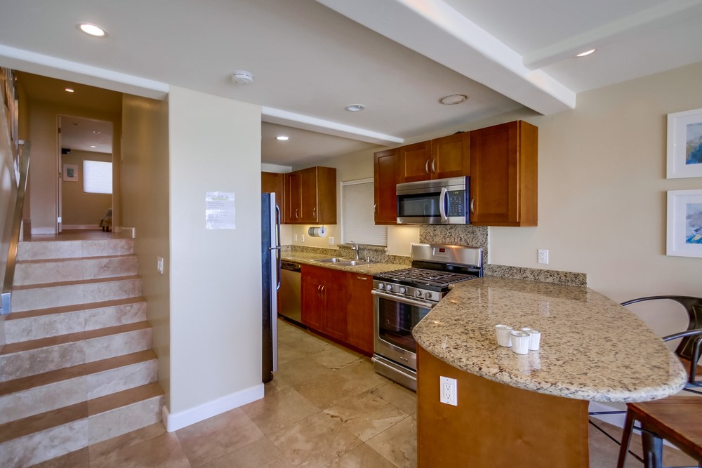 Virtual tour photo 31 of 80 for 3333 Ocean Front Walk #4