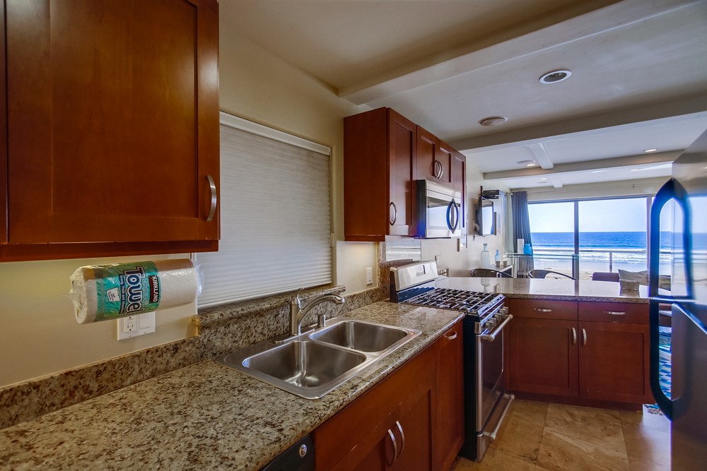 Virtual tour photo 33 of 80 for 3333 Ocean Front Walk #4