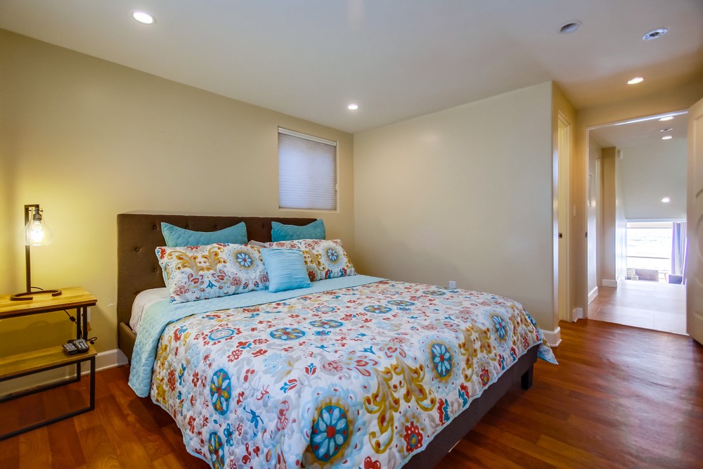 Virtual tour photo 43 of 80 for 3333 Ocean Front Walk #4