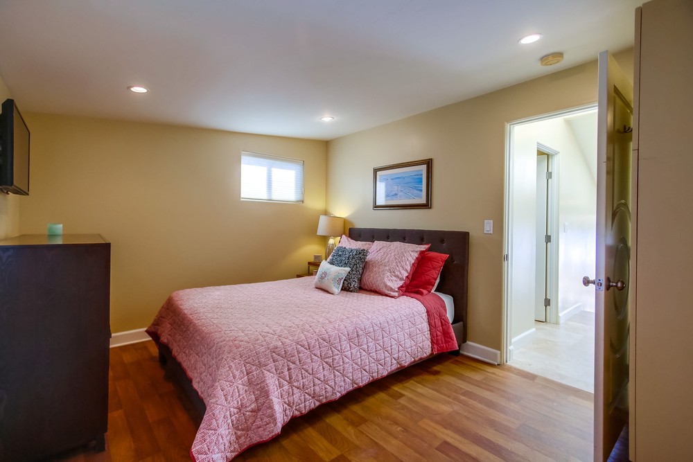 Virtual tour photo 65 of 80 for 3333 Ocean Front Walk #4