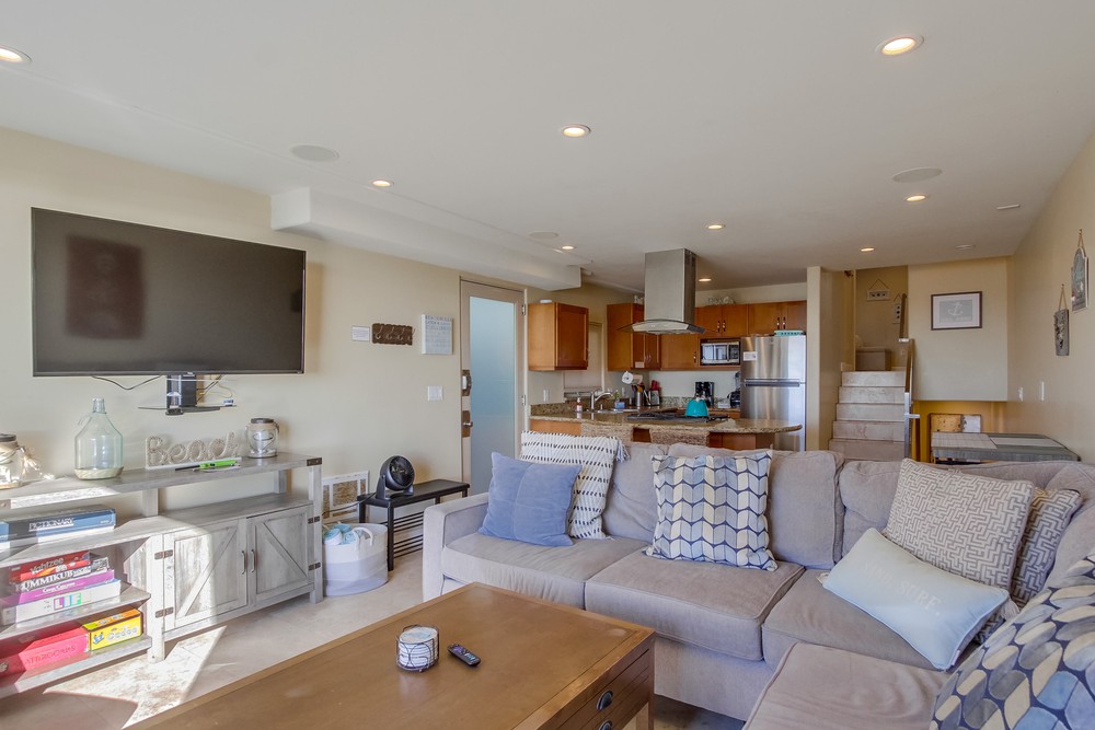 Virtual tour photo 15 of 60 for 3333 Ocean Front Walk UNIT 2