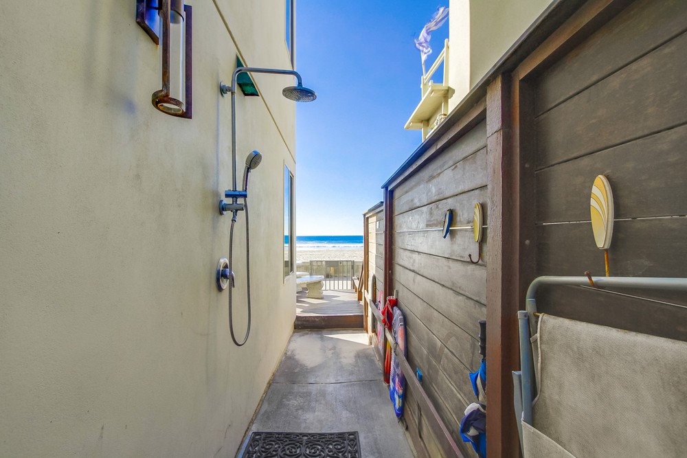 Virtual tour photo 50 of 60 for 3333 Ocean Front Walk UNIT 2