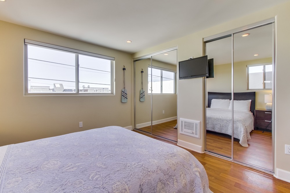 Virtual tour photo 15 of 70 for 3333 Ocean Front Walk