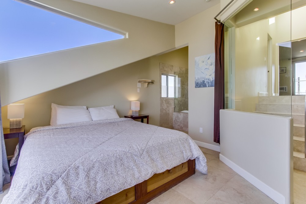 Virtual tour photo 23 of 70 for 3333 Ocean Front Walk