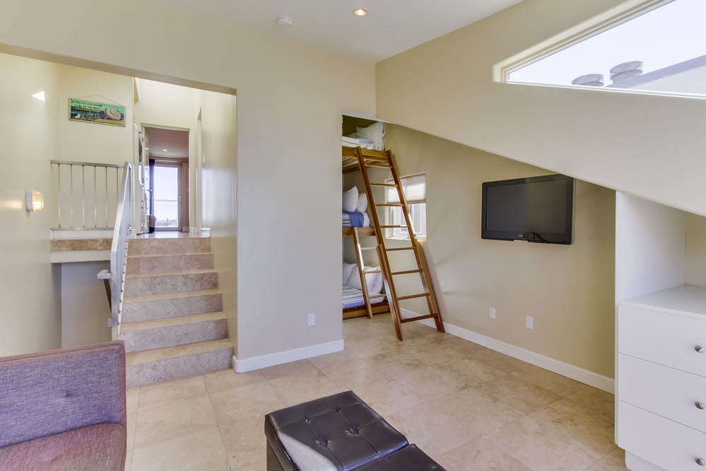 Virtual tour photo 44 of 70 for 3333 Ocean Front Walk